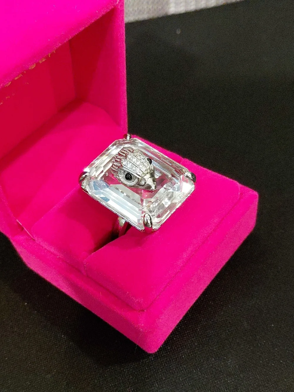 KURT GEIGER LONDON EAGLE CRYSTAL RING SIZE 9 - Picture 2 of 10